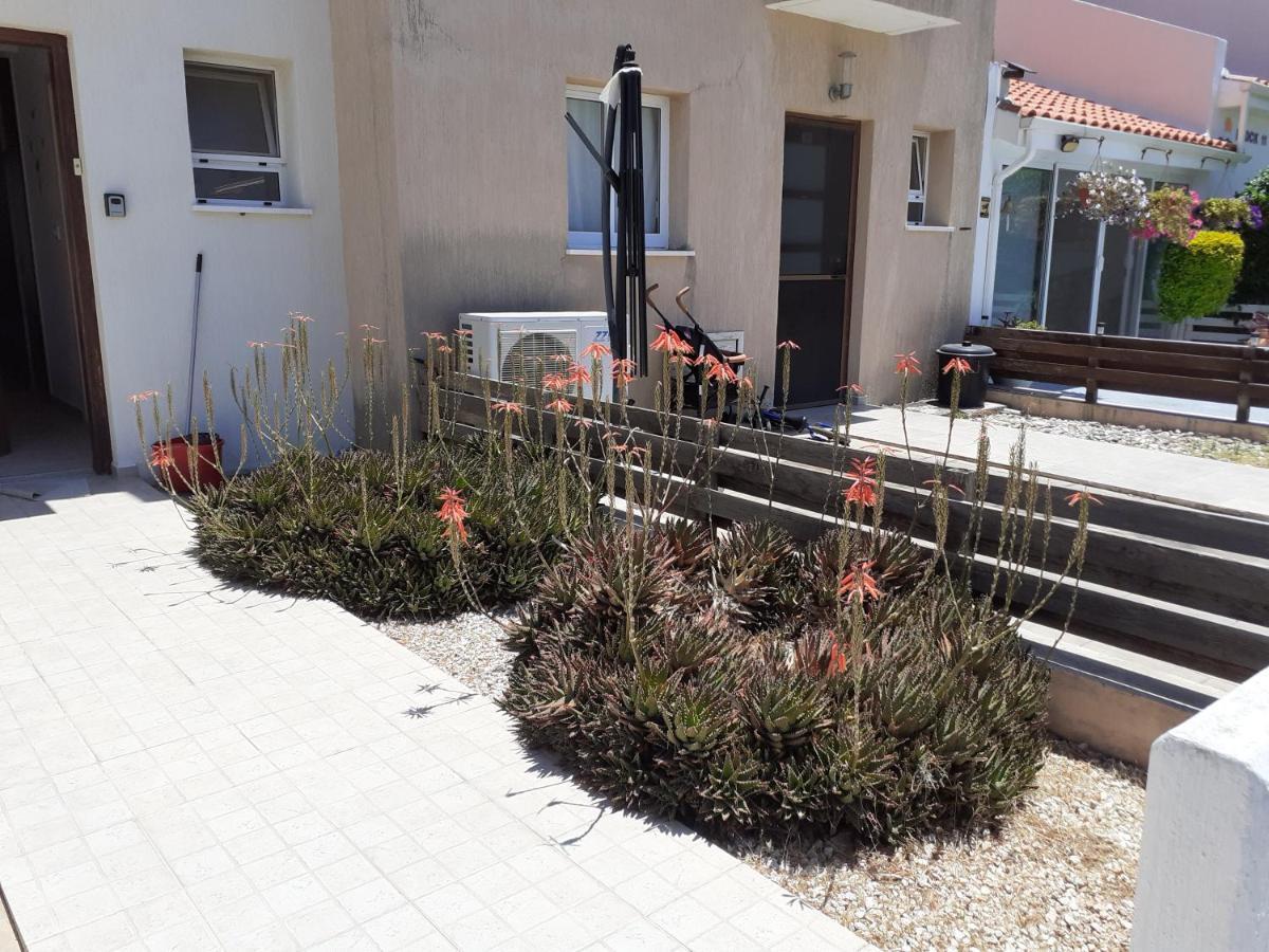 Beautiful 2-Bed House In Mandria Paphos Villa Екстериор снимка